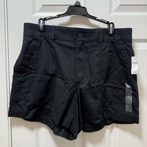 GAP Women's Black Flat Front Shorts